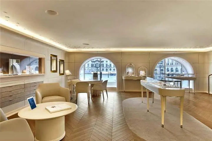 广州卡地亚手表维修揭秘：重拾华丽与精准